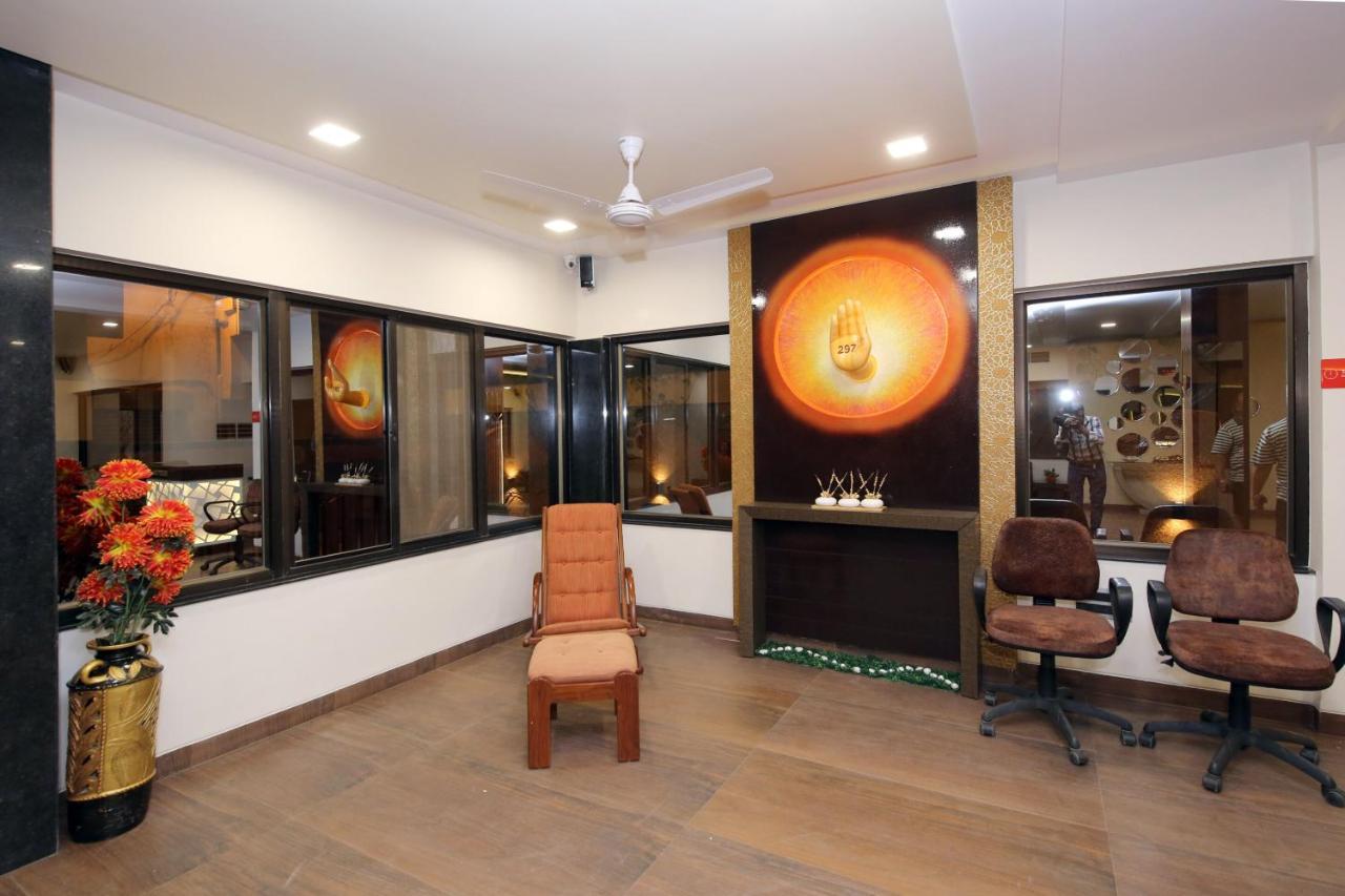 Capital O 36691 Hotel Aashirwad Inn Dzsabalpur Kültér fotó