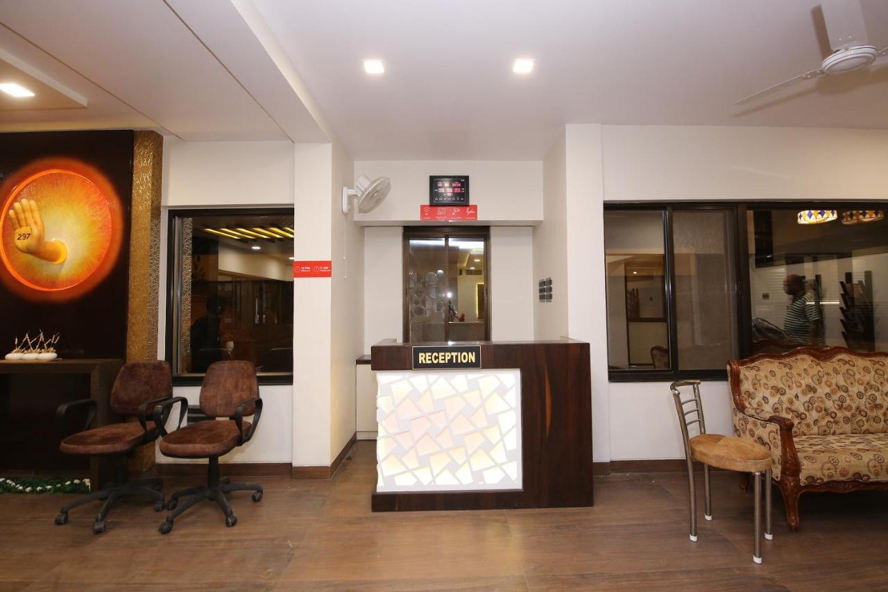 Capital O 36691 Hotel Aashirwad Inn Dzsabalpur Kültér fotó